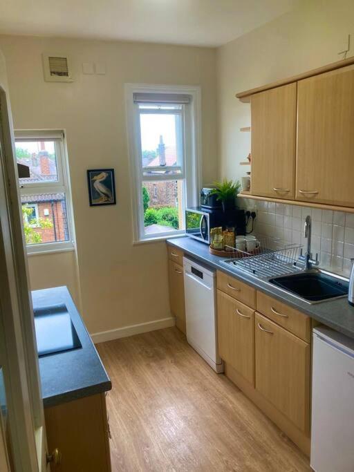 Spacious & Bright 3 Bed Harrogate Apartment Exterior photo